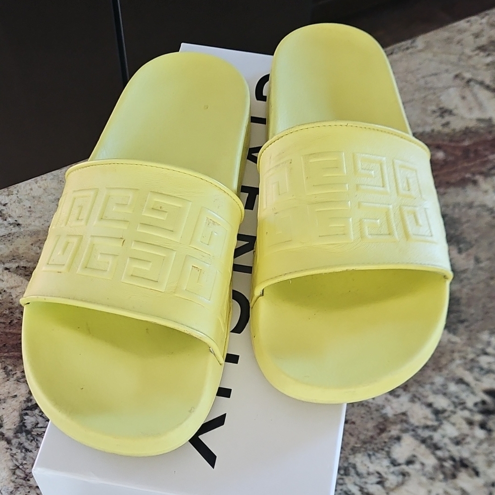 Givenchy Star-Patterned Yellow Slides - image 1